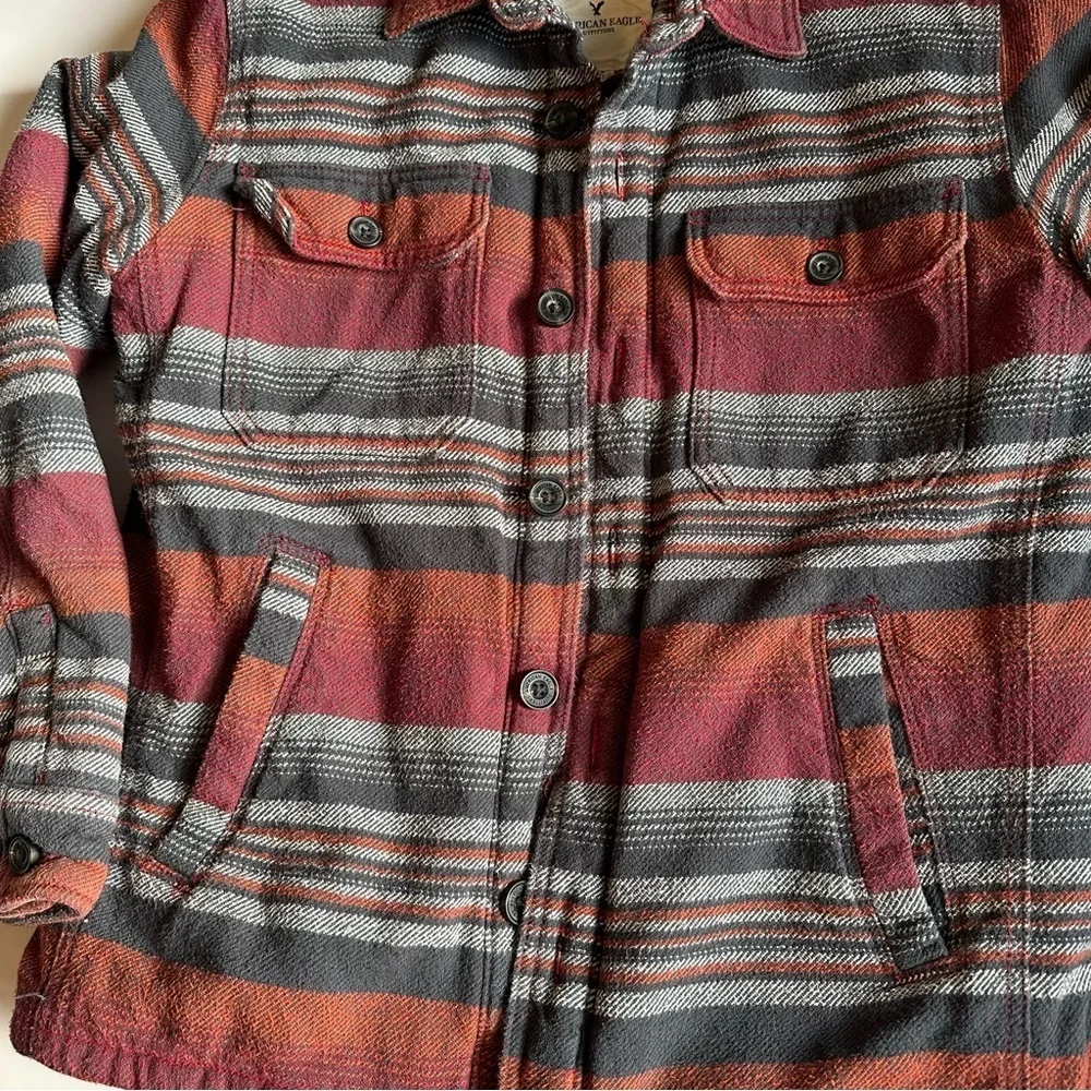 American Eagle Men’s Sherpa Shacket Red Orange Black Gray Striped Size M EUC